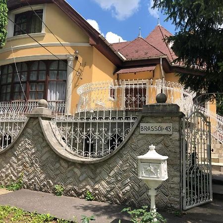 Brassoi Vendeghaz Hotel Miskolc Exterior photo